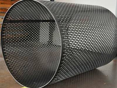Slot perforated pipe with safe end margins