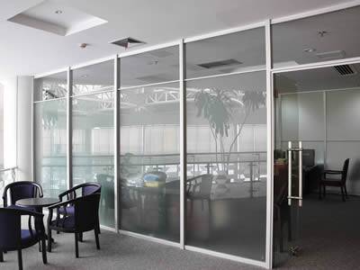 Polycarbonate sound barrier is installed in the office.